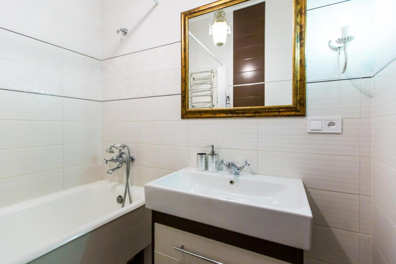 Miamo Apart Гнатюка 18 Lviv Extérieur photo