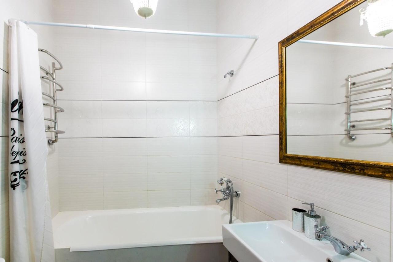Miamo Apart Гнатюка 18 Lviv Extérieur photo